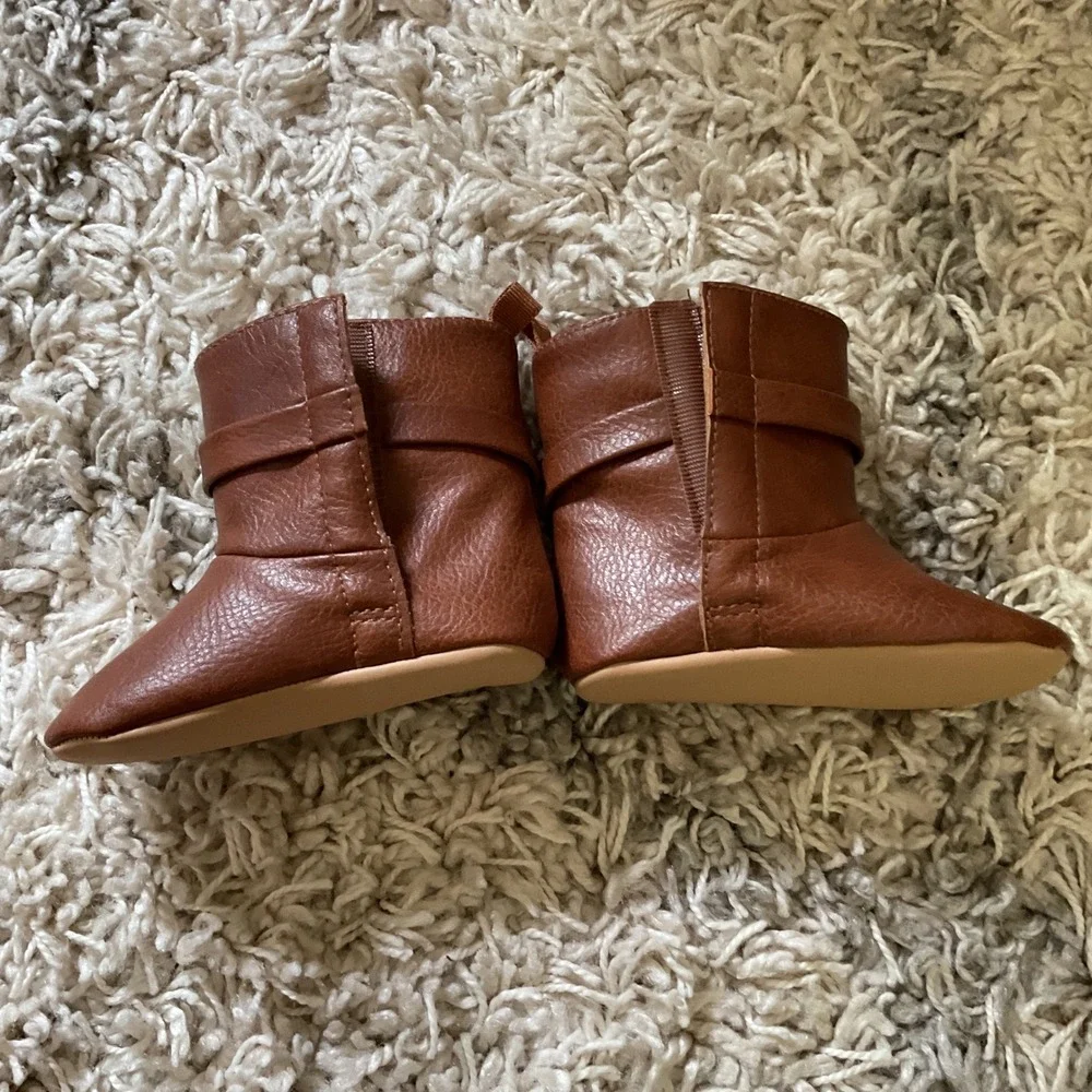 Old Navy Baby Cognac Brown Faux Leather Buckle Booties Soft Sole 6-12M 745165-00
